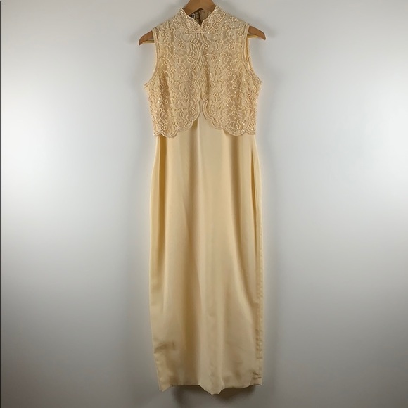 Brilliante Vanilla Evening Gown With Ornate Beads - Picture 4 of 8